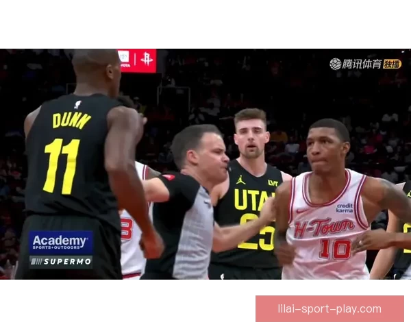 火箭豪取五连胜杜兰特三节斩25分阿门意外犯规小史密斯成焦点